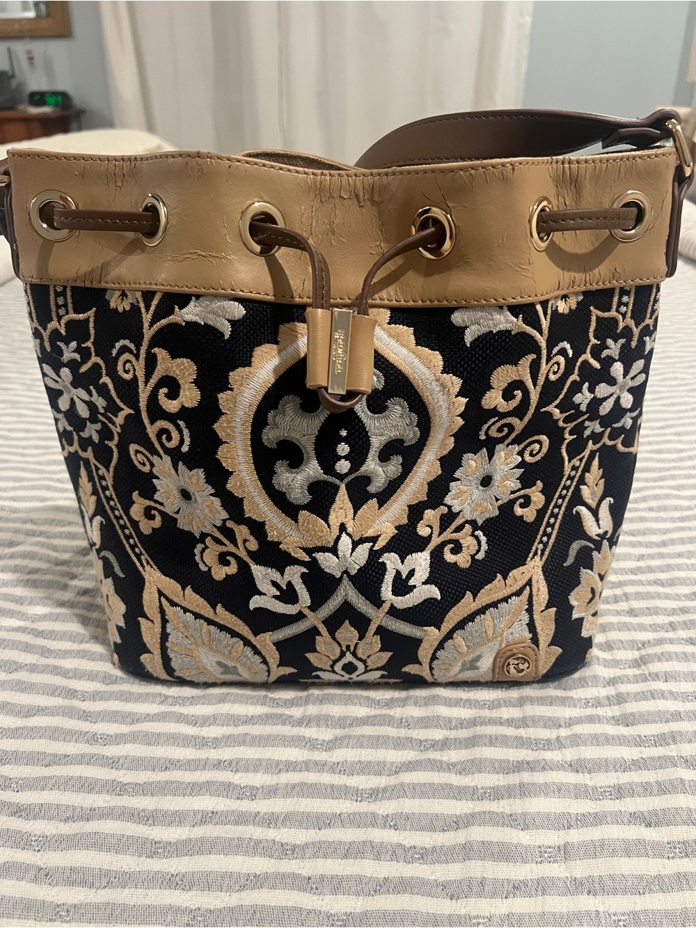 Spartina 449 Daufuskie Tapestry Embroidery Leather Bucket Bag Crossbody Navy